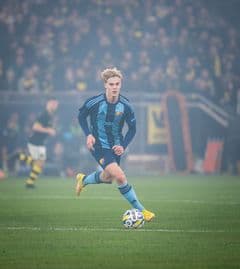 Lucas Bergvall sänkte Liverpool och en blårandig kram i Serie A!